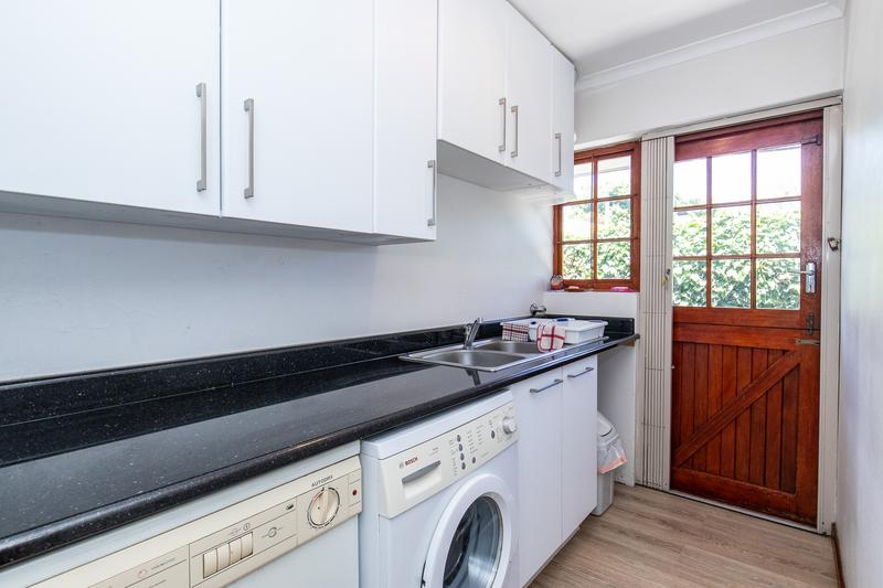 5 Bedroom Property for Sale in Constantia Western Cape